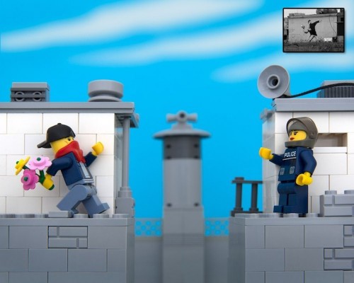 LEGO versiona a Banksy1